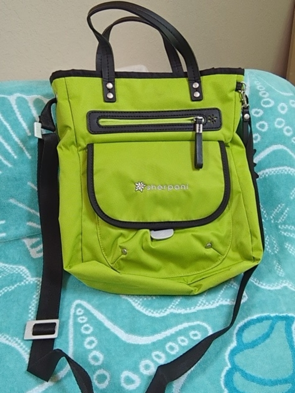 Sherpani Lime Green Compact Convertible Tote with Black Trim